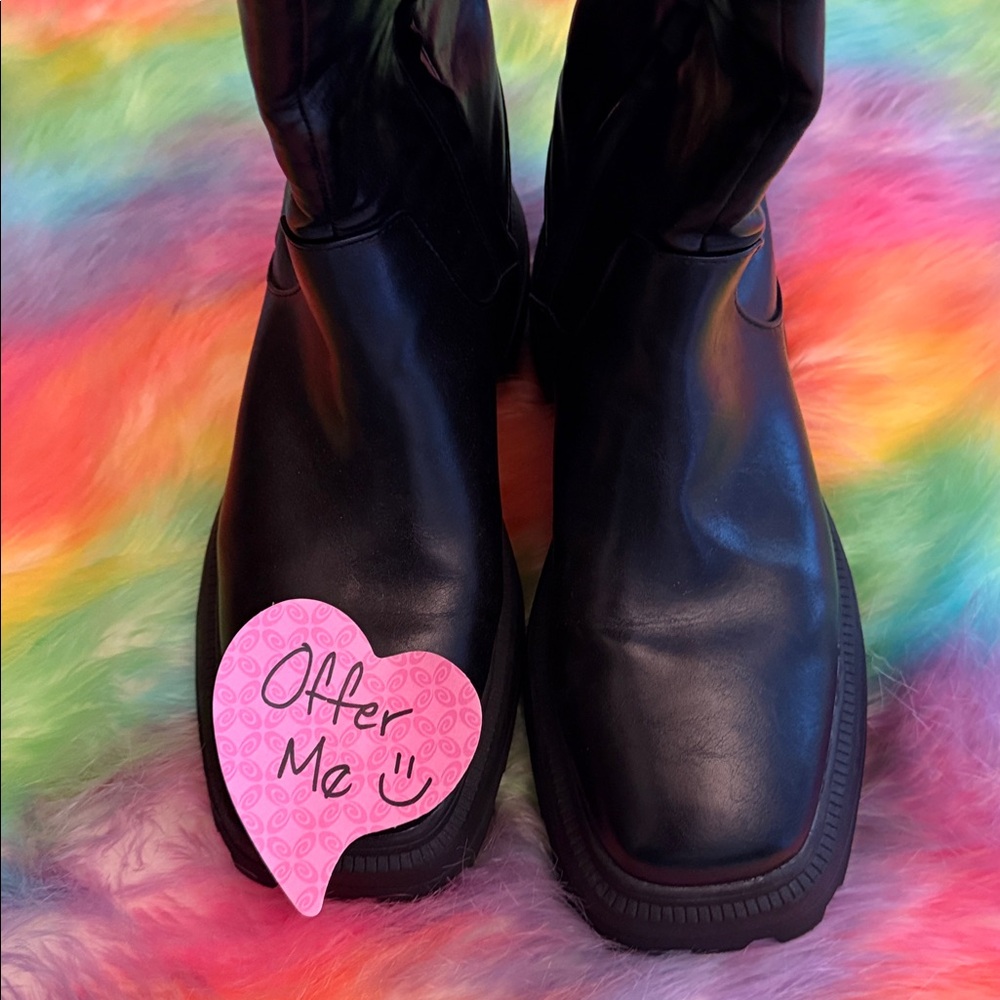 Katy Perry Black Women's Boots - Picture 7 of 7